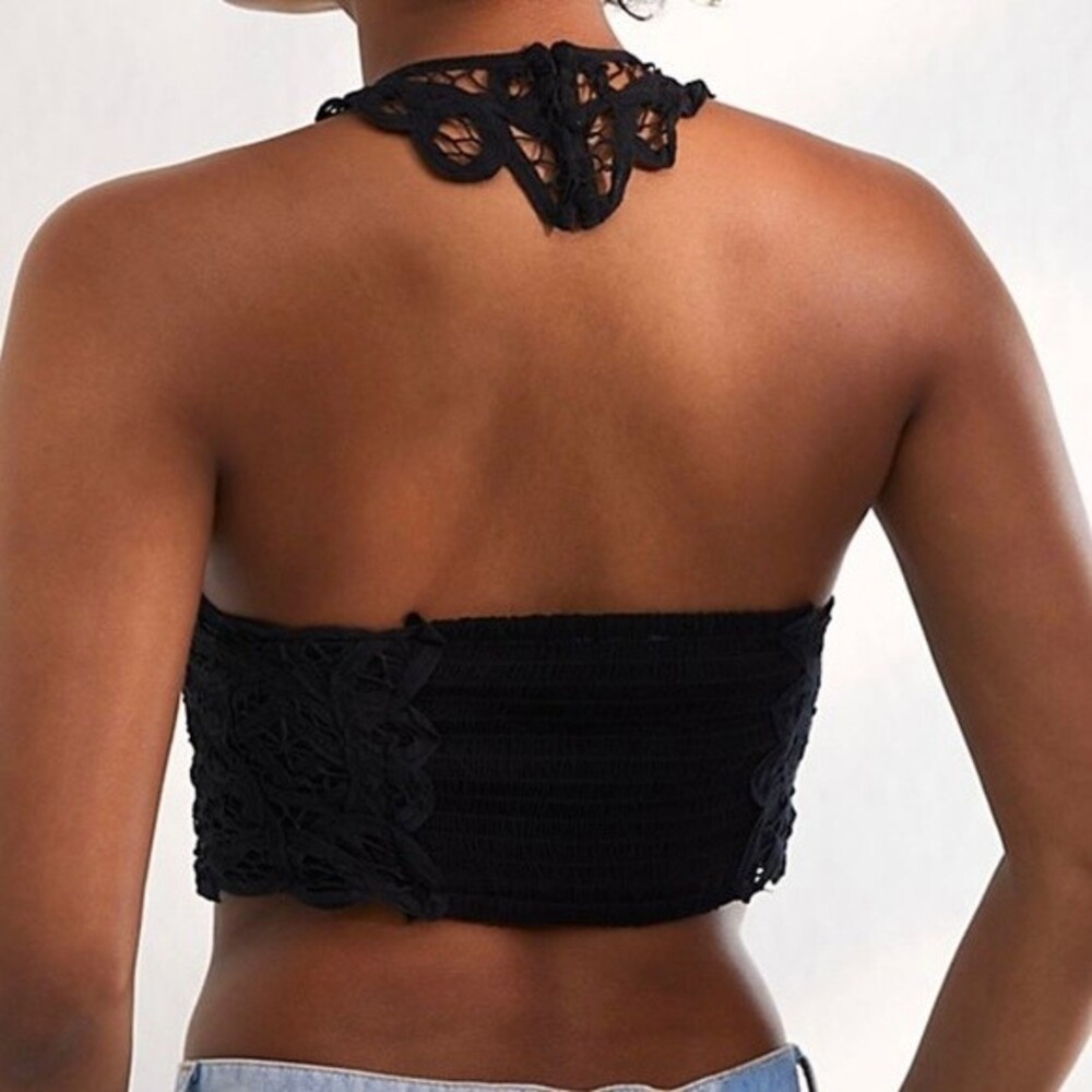 Free People Intimately Batting My Eyes black crochet halter crop top size XS - Picture 2 of 9